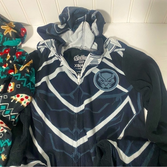Marvel Avengers & Cat & Jack Boys Lot of (2) Onesies XS Warm Everyday EUC Black - Picture 2 of 6